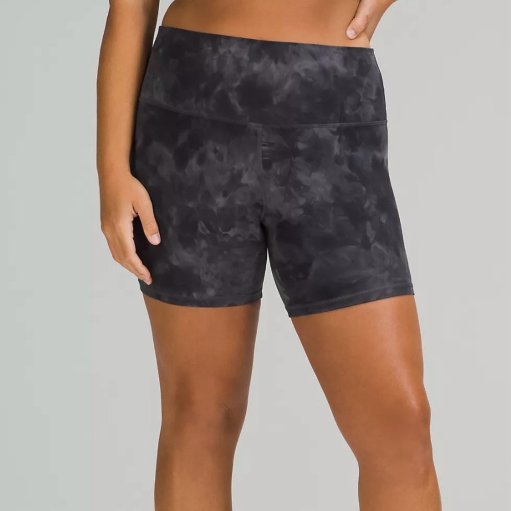 Lululemon Align Bike Short, 6 in, size 4.
